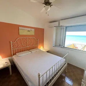 Con Terrazzo Fronte Mare Appartamento